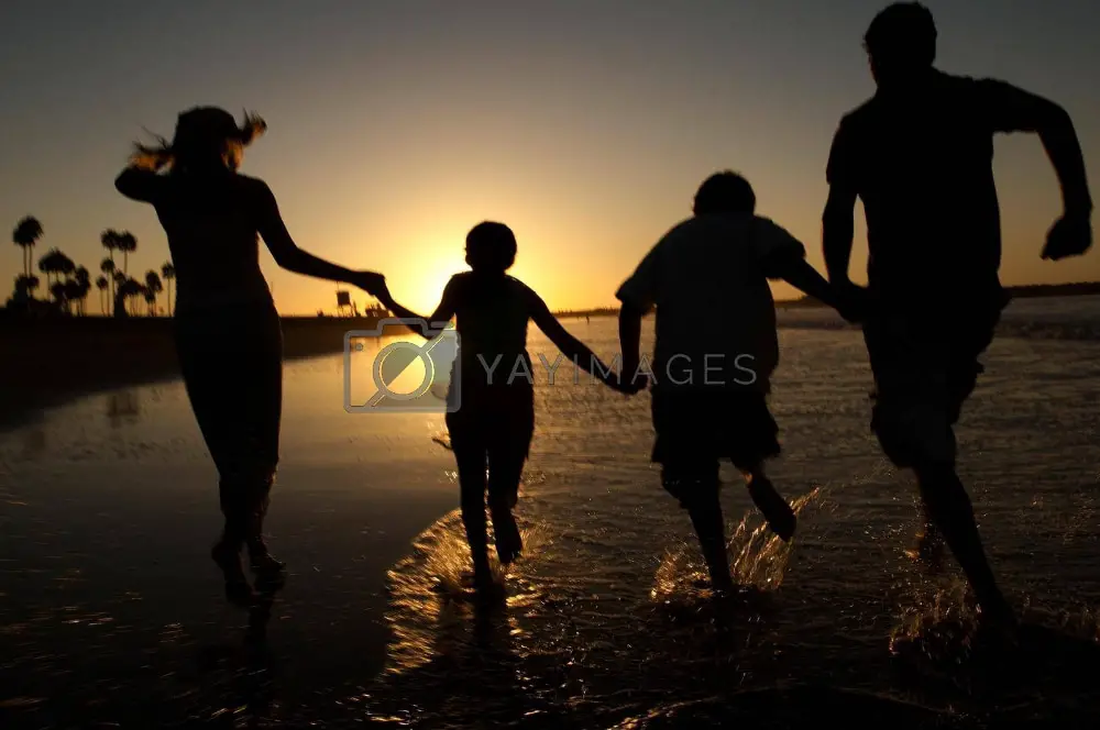 Free Stock Images to use for Website Hero Images: Happy Family in Sunset